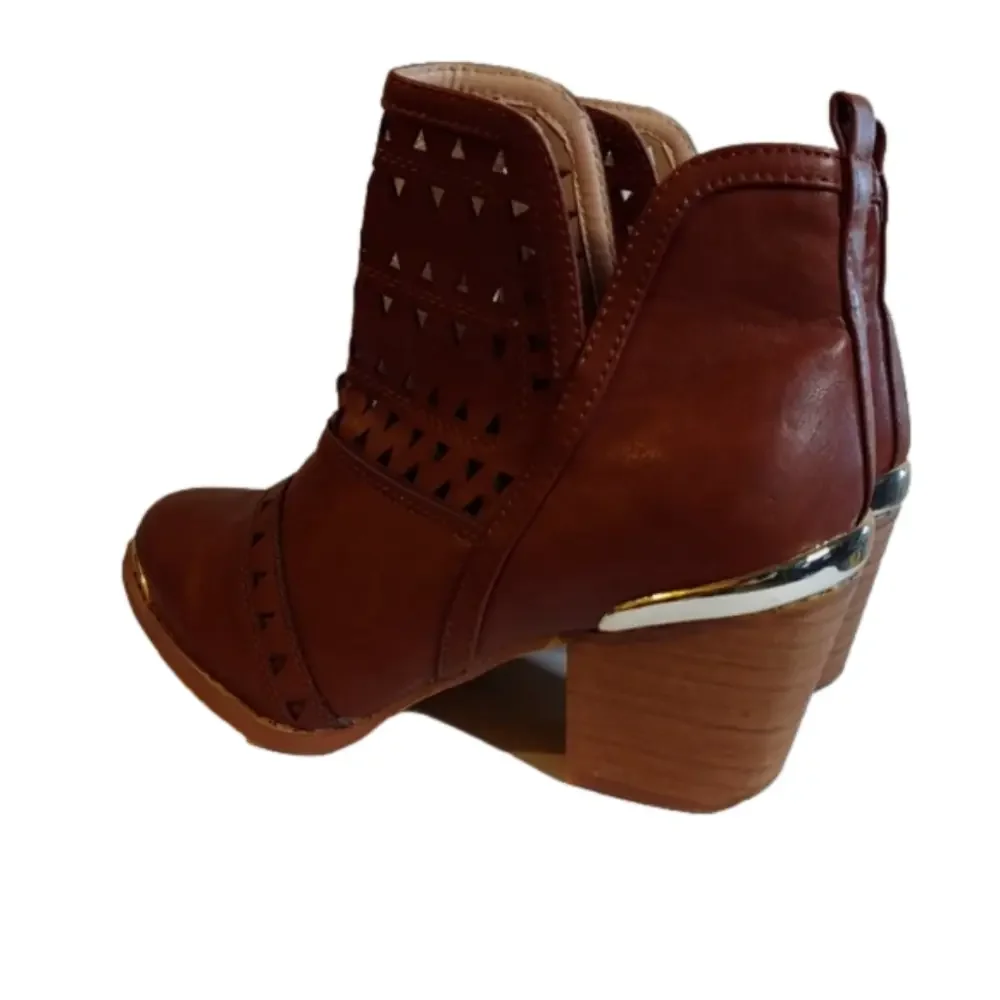 Chase + Chloe Coddy Ankle Bootie Boots Shoes
